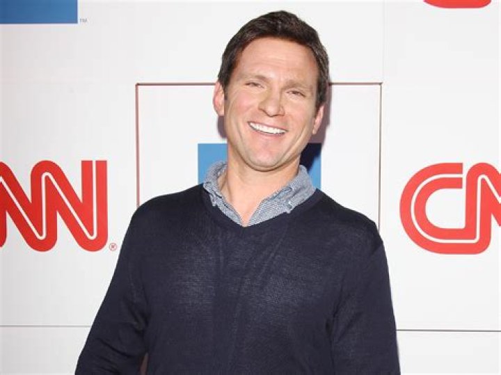 Bill Weir CNN, Bio, Wiki, Age, Wife, Wonder List, Salary, and Net Worth