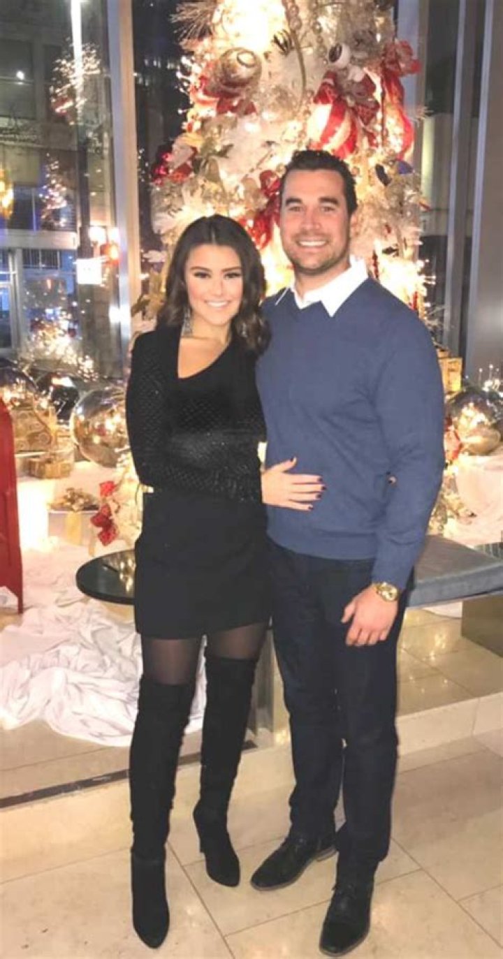 Elena LaQuatra WTAE, Bio, Wiki, Age, Height, Parents, Husband, Wedding, Salary, and Net Worth