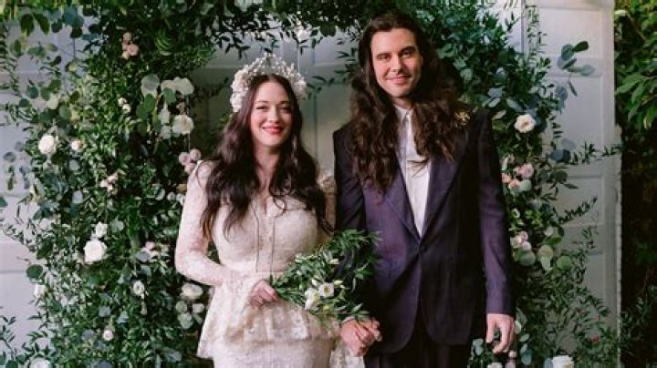 Is Kat Dennings Married? ‘2 Broke Girls’ Alum Addresses Fans’ Wedding Ring Theory