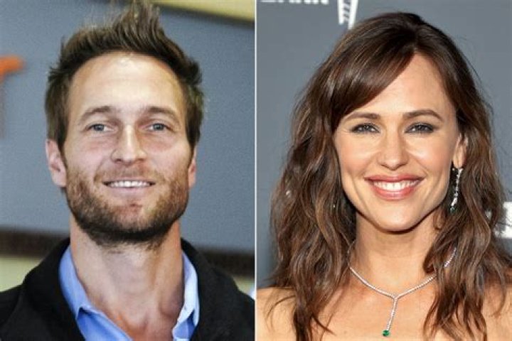 Jennifer Garner Has Reportedly Rekindled Romance with John Miller