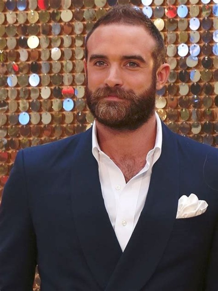 Joshua Sasse Height