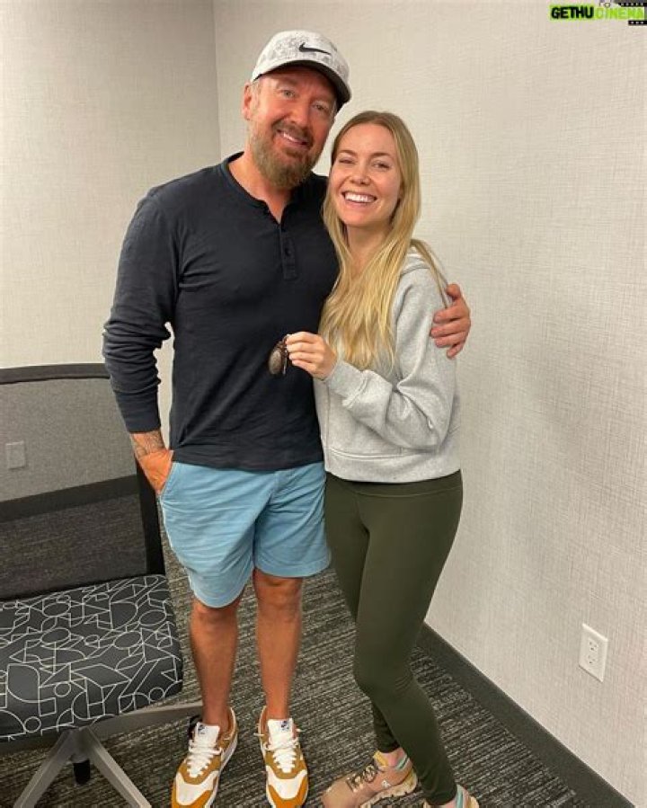 Kelsey Cook Bio, Wiki, Age, Husband, Comedy, Foosball, Podcast, and Net Worth