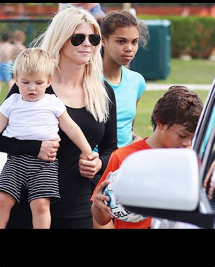 Know Jordan Cameron's Girlfriend and Tiger Wood's Ex-wife Elin Nordegren | Their Children, Parenting and Secretive Family Life