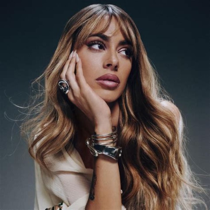 Lyrics & Translations of Suéltate El Pelo by Tini Stoessel