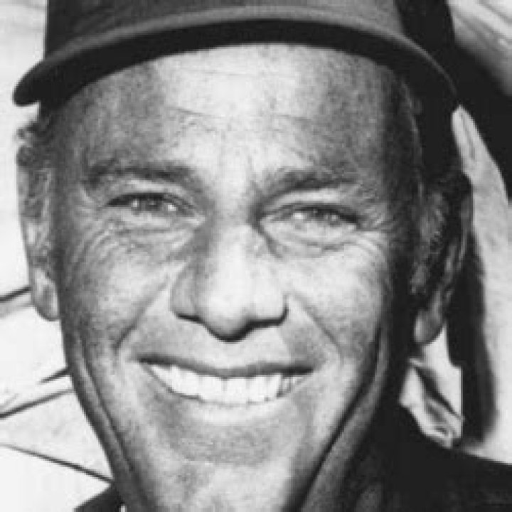 McLean Stevenson Height