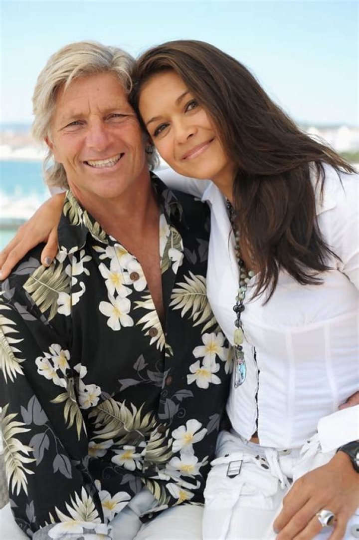 Nia Peeples – Biography, Facts & Life Story