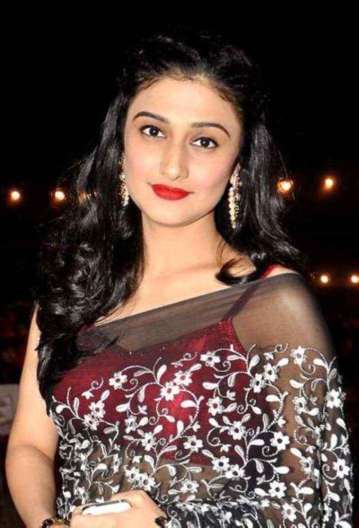 Ragini Khanna – Biography, Facts & Life Story