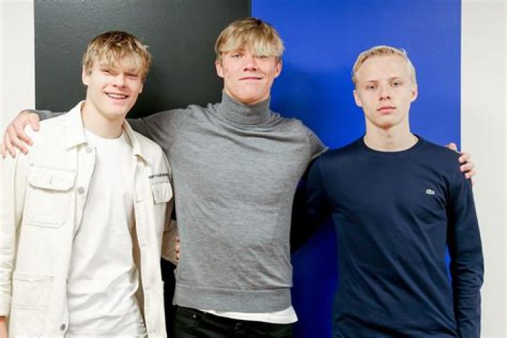 Rasmus Hojlund Brother Emil And Oscar? Age Family Tree