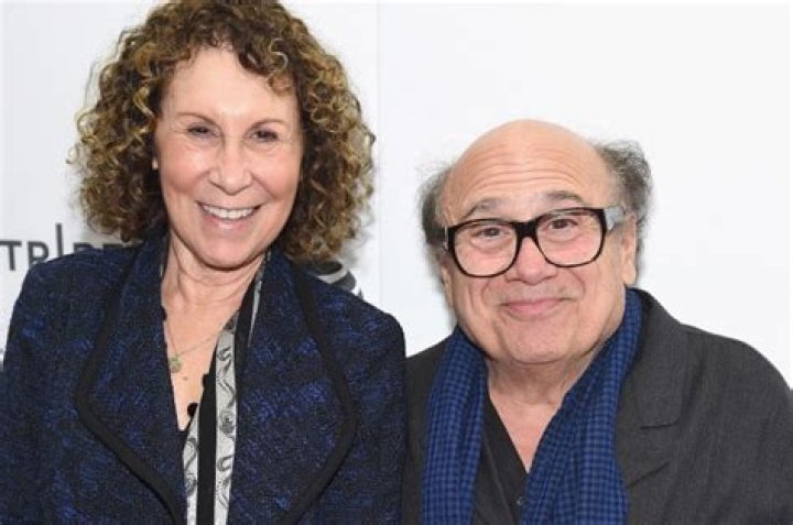 Rhea Perlman – Biography, Facts & Life Story