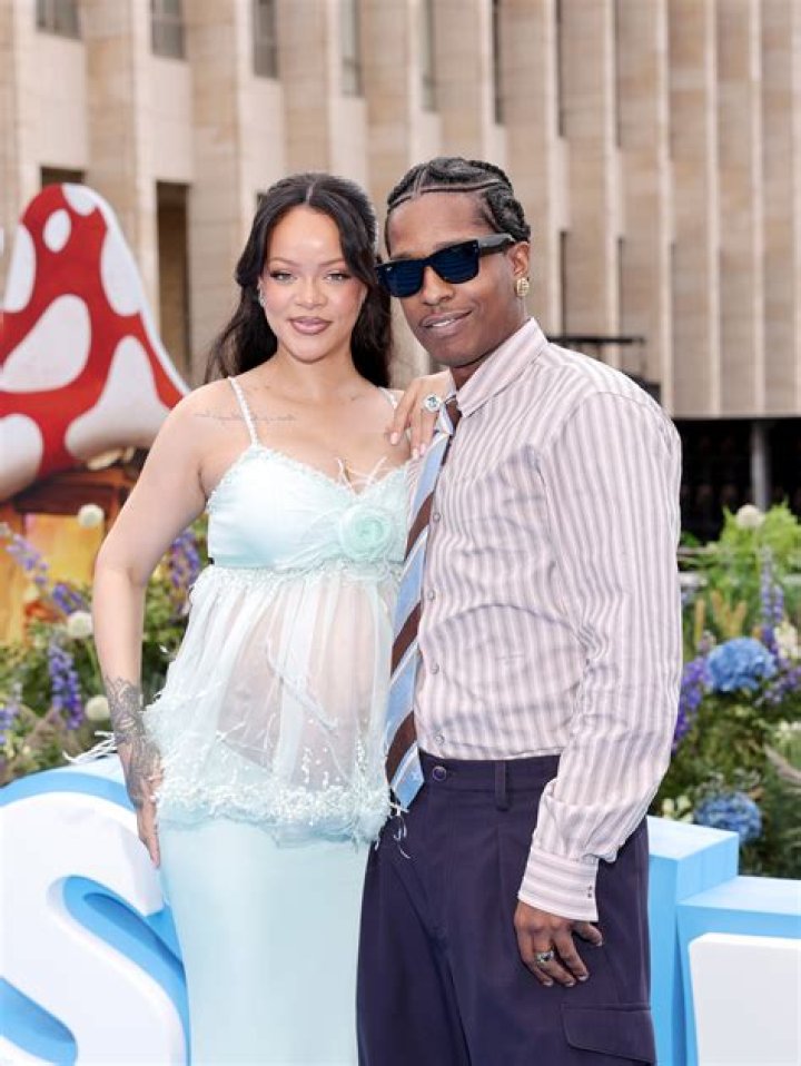 Rihanna Is Pregnant: Singer Confirms Pregnancy for ASAP Rocky, Unveils Growing Baby Bump in Viral Photos