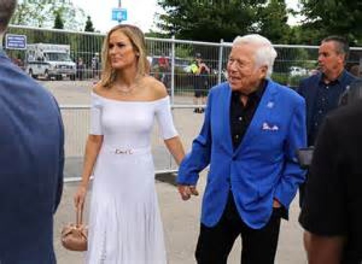 Robert Kraft Has 4 Kids With His Wife Dana Blumberg, Family