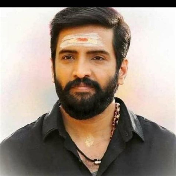 Santhanam – Biography, Facts & Life Story