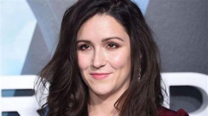 Shannon Woodward – Biography, Facts & Life Story