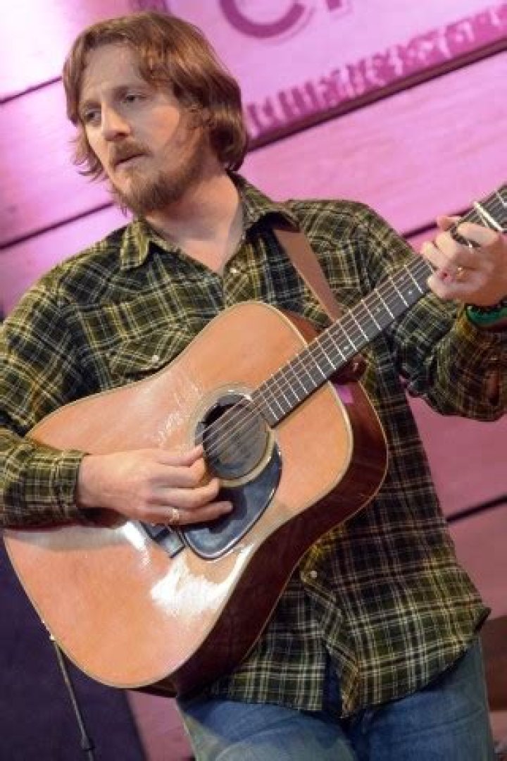 Sturgill Simpson Height