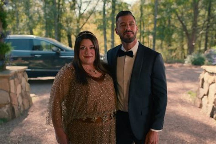 Sweet Magnolias' Brooke Elliott Bio: Married, Husband, Weight Loss & more Covered