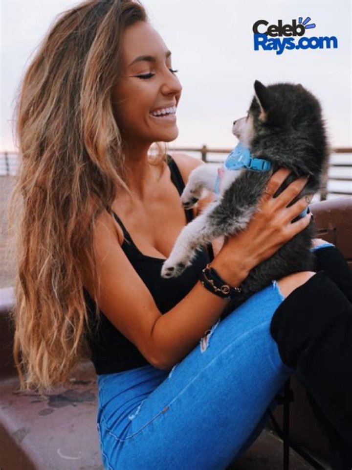 Taylor Alesia Bio, Wiki, Age, Boyfriend, Instagram, Songs, and Net Worth