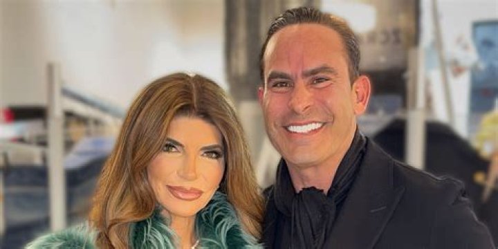 Teresa Giudice RHONJ, Bio, Wiki, Age, Height, Husband, Daughters, and Net Worth
