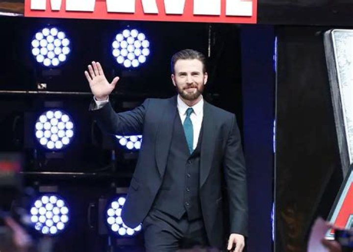 The Internet Suspects Chris Evans Is Single Again