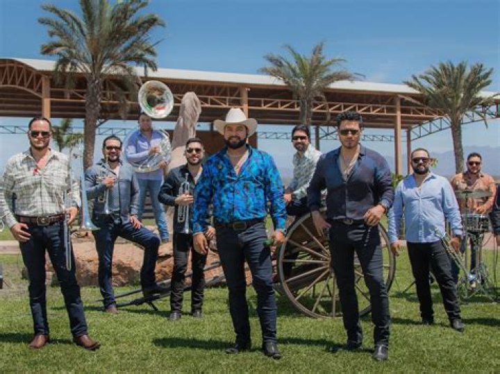 Un Chingo De Tequila by Banda Ms De Sergio Lizárraga from Mexico