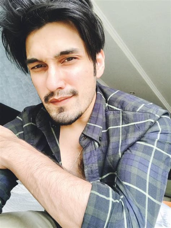 Uzair Jaswal – Biography, Facts & Life Story