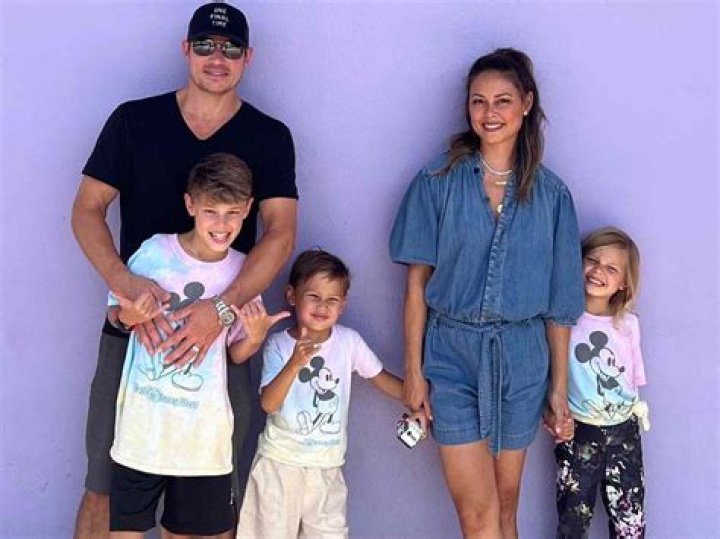 Vanessa Lachey – Biography, Facts & Life Story